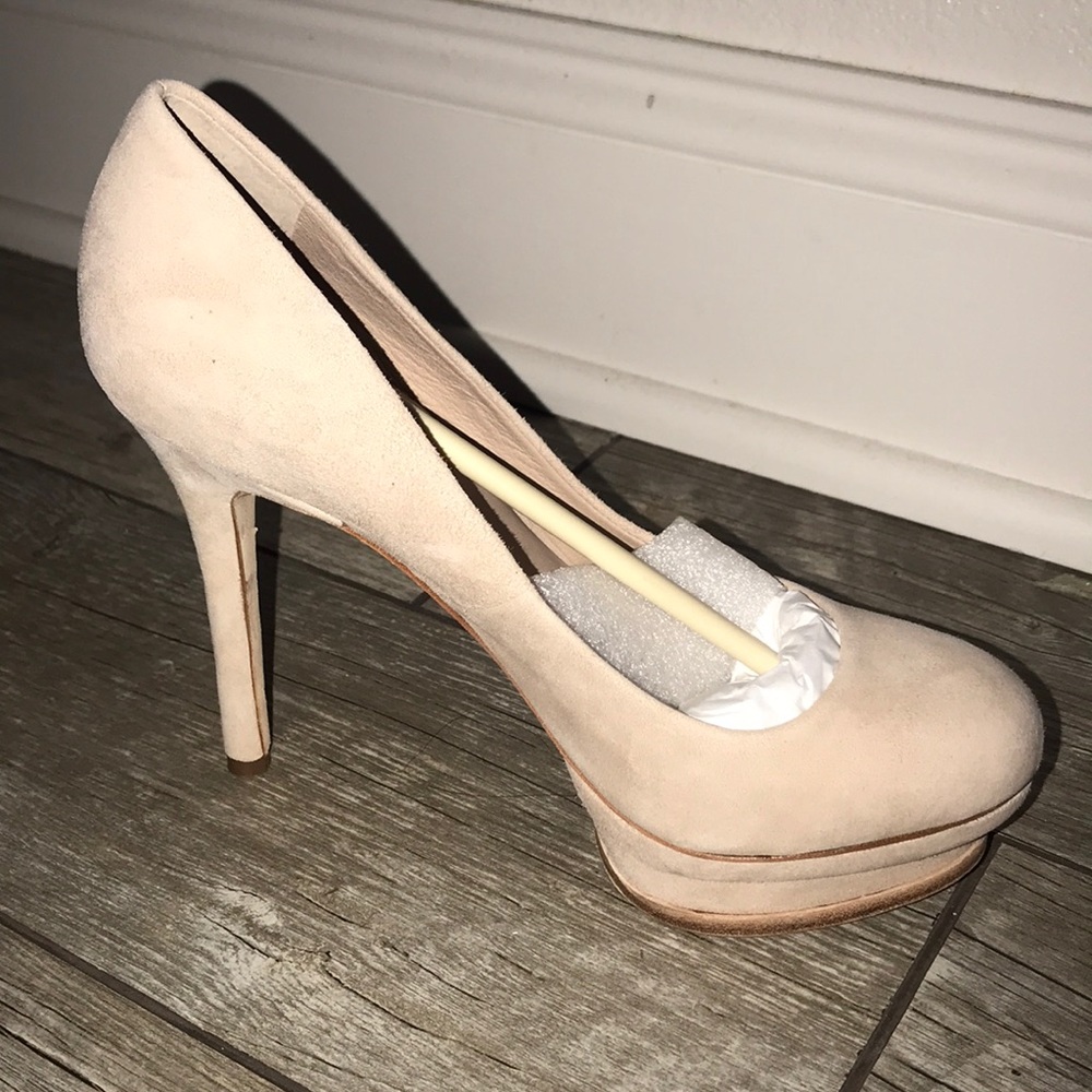 NWT BCBG Max Azria Pamela Suede platform pump